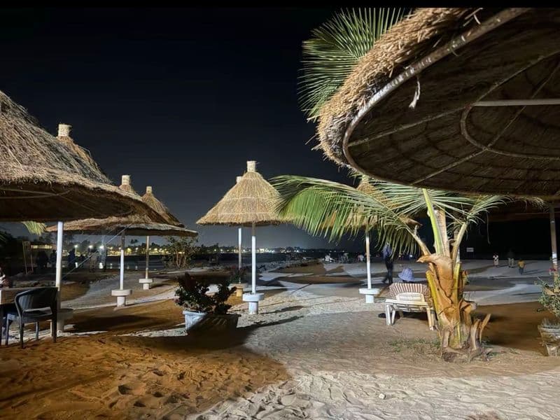 Jomo Beach 