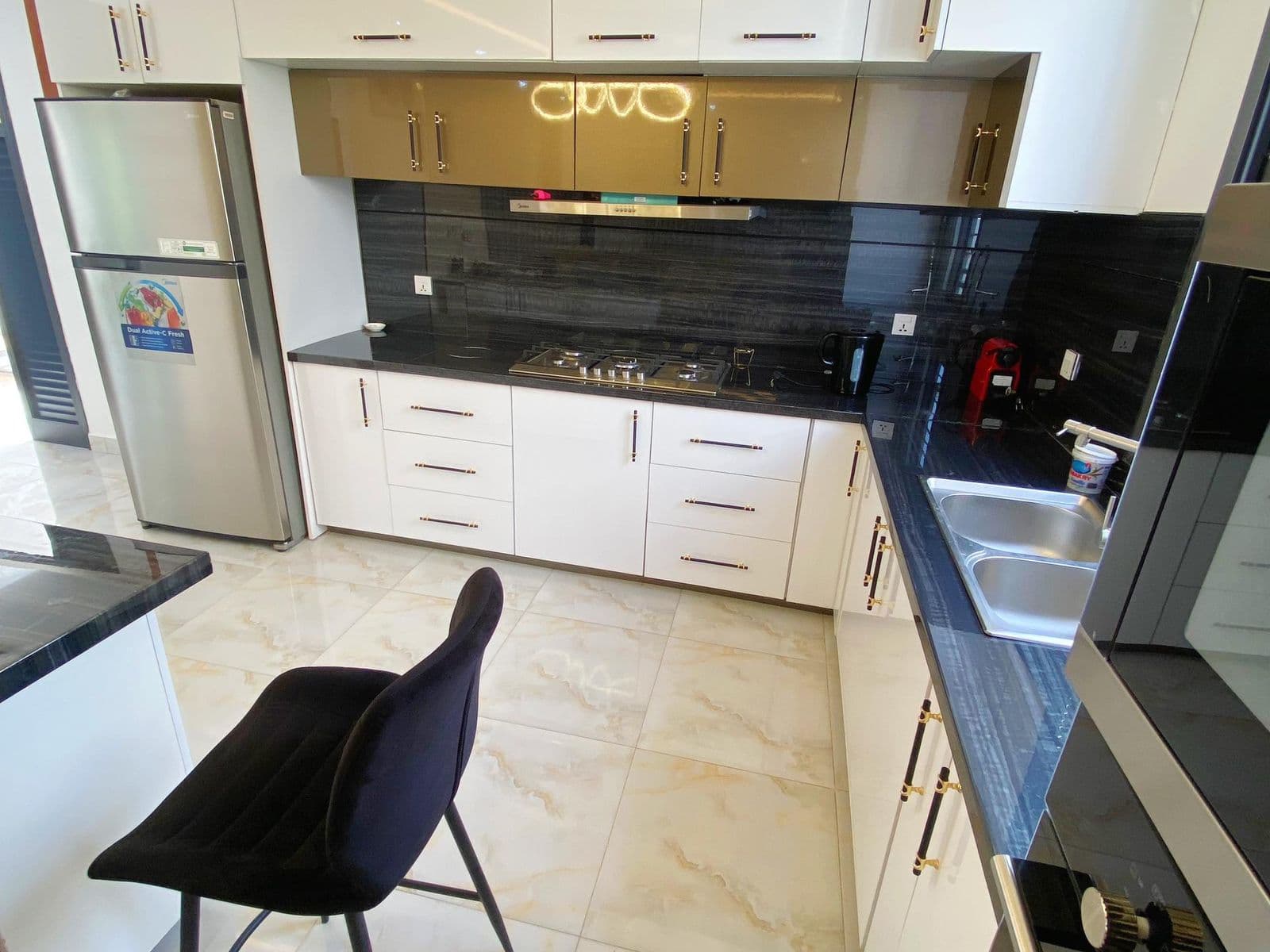 Villa neuve 4 chambres 500 m² — Ngaparou, derrière Saly Center
