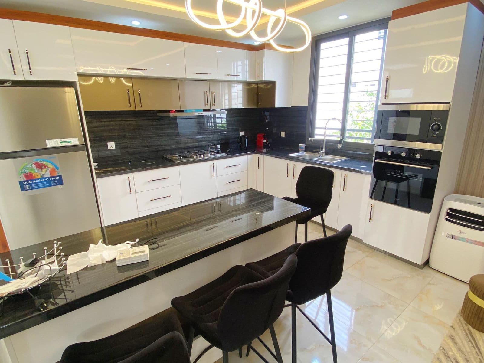 Villa neuve 4 chambres 500 m² — Ngaparou, derrière Saly Center