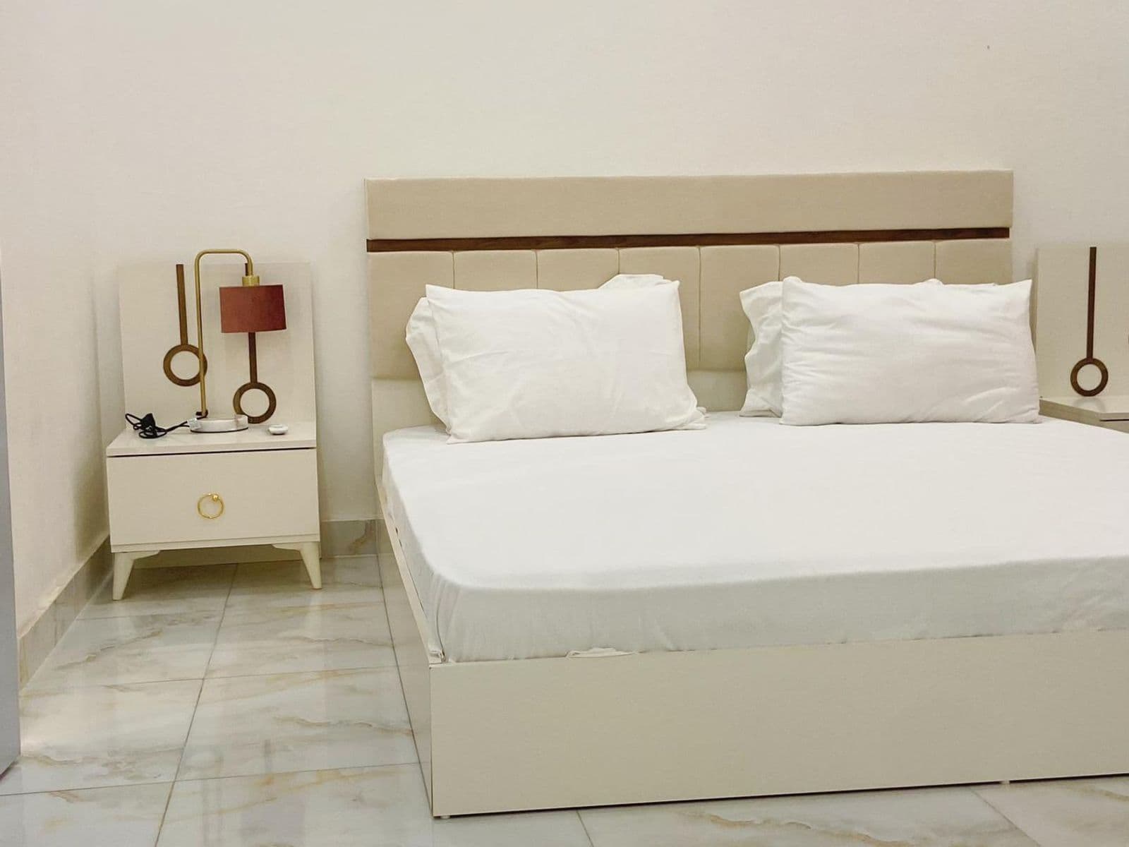 Villa neuve 4 chambres 500 m² — Ngaparou, derrière Saly Center
