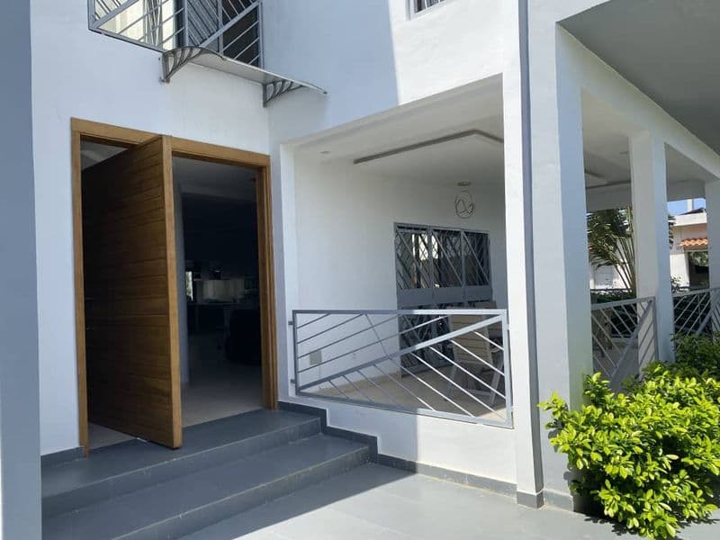 Villa 5 chambres à vendre — Somone (bail individuel)