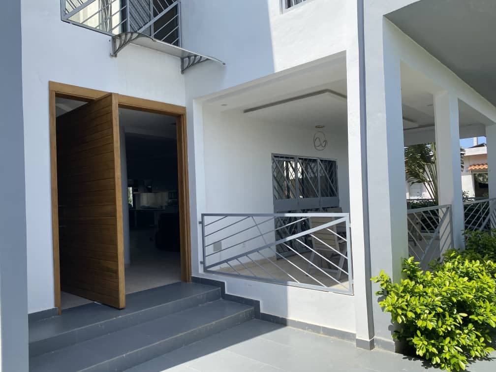 Villa 5 chambres à vendre — Somone (bail individuel)