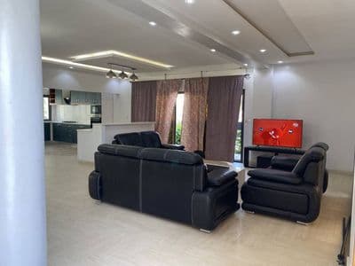 Villa 5 chambres à vendre — Somone (bail individuel)