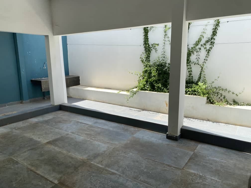 Villa 5 chambres à vendre — Somone (bail individuel)