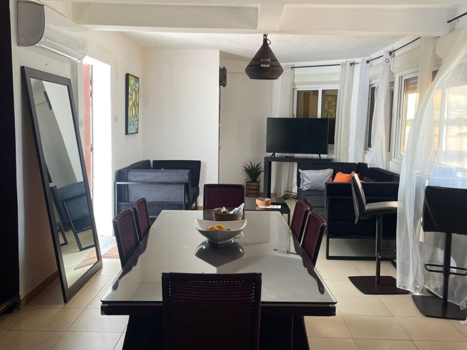 Villa pied dans l'eau 150 m² à Saly — proche du Rols